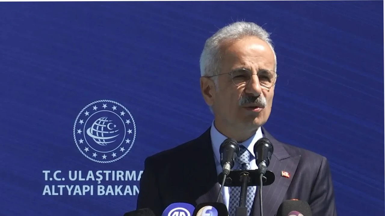 Ne çok bekledik,ne de saçlarımızda aklar oldu.