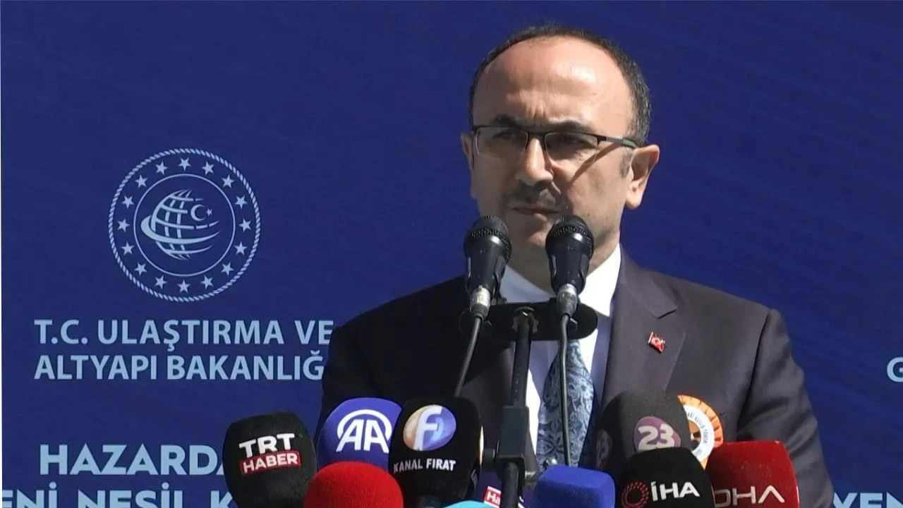 Ne çok bekledik,ne de saçlarımızda aklar oldu.