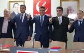 Yeniden Refah'ta Bayrak Değişimi