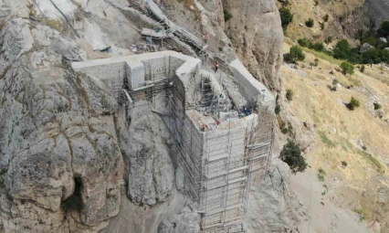 5 bin yıllık Harput Kalesi'nde restorasyon tüm hızıyla sürüyor
