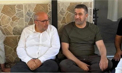 Ejder Açıkkapı Yanlız Değildir