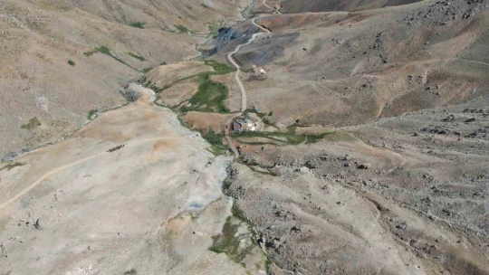 2 bin 500 rakımda ekmek mücadelesi