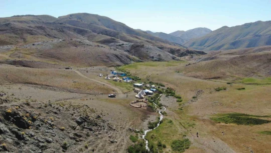 2 bin 500 rakımda ekmek mücadelesi