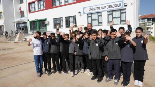 5 bin depremzede öğrenci 'Benim Hikayem Projesi' ile kamerayla tanıştı