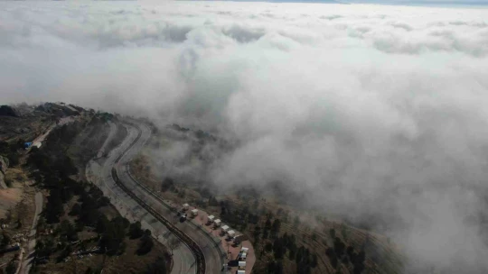 600 bin nüfuslu kent sis denizinde kayboldu