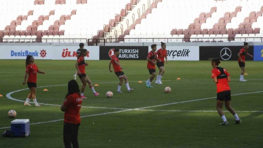 A Milli Kadın Futbol Takımı, Litvanya maçı hazırlıklarını tamamladı