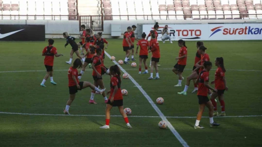 A Milli Kadın Futbol Takımı, Litvanya maçı hazırlıklarını tamamladı
