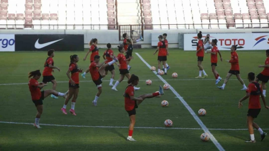 A Milli Kadın Futbol Takımı, Litvanya maçı hazırlıklarını tamamladı