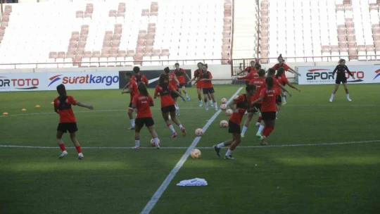 A Milli Kadın Futbol Takımı, Litvanya maçı hazırlıklarını tamamladı