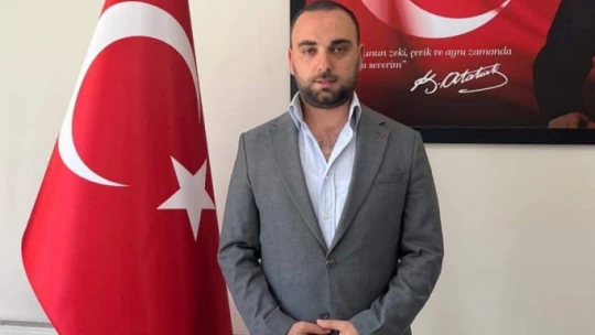 Acar ailesi trafik kazası geçirdi