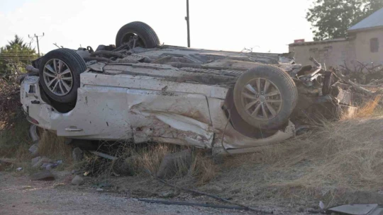 Ağaçları kırıp tarlaya uçtu, tekerleği ise 50 metre uzaklıktaki bahçeye fırladı