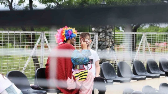 Ahıskalı çocuklar ilk kez at binmenin heyecanını yaşadı