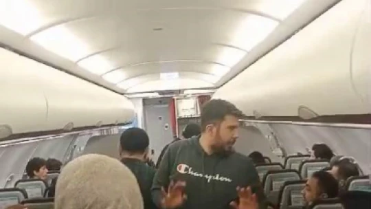 AnadoluJet uçağında panik: ''Bu uçakla uçmak istemiyorum''
