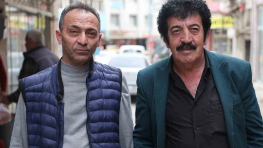 Arabeskin 'Baba'sına benzeyen Elazığlı Baki Çiçek Müslüm Gürses'le hatırasını unutamıyor