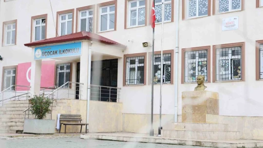 Arama motorunda gördü: Belediye başkanı okula 'Messi' isminin verilmesi için harekete geçti