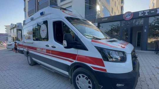 Asansör boşluğuna düşen şahsı itfaiye kurtardı