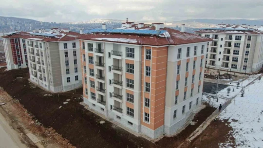 Asrın felaketinde evlerini kaybeden depremzedeler, yeni evlerine kavuşmaya çok yakın