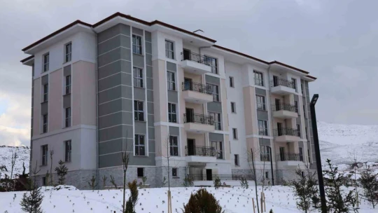 Asrın felaketinde evlerini kaybeden depremzedeler, yeni evlerine kavuşmaya çok yakın