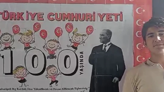 Avrupa'daki yabancı öğrencilerden duygulandıran 'Cumhuriyet Marşı'