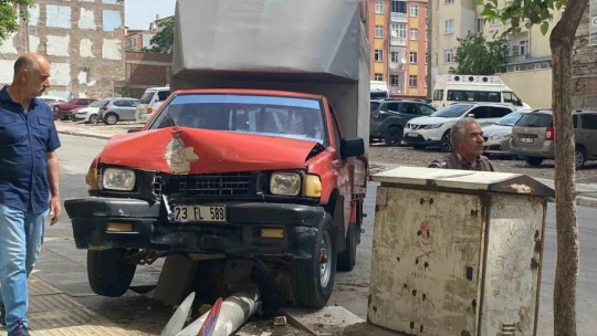 Aydınlatma direği faciayı önledi