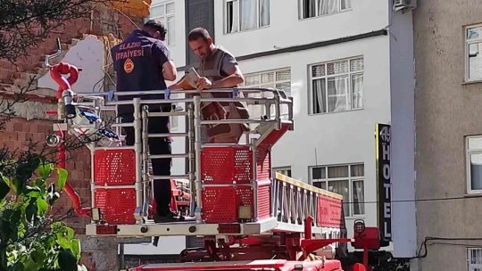 Balkonda mahsur kalan kediyi HAYDİ ve itfaiye ekipleri kurtardı