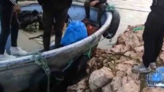 Baraj gölüne düşen telefonu için dalgıç tuttu