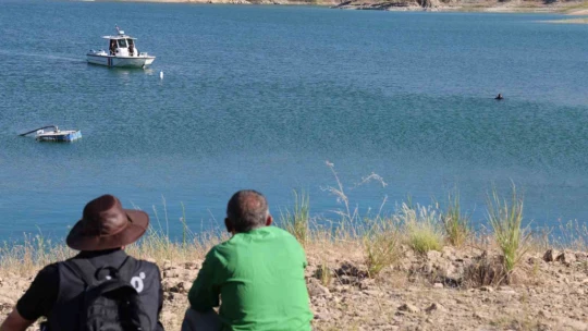 Baraj gölüne giren genç kayboldu, arama çalışmaları sürüyor