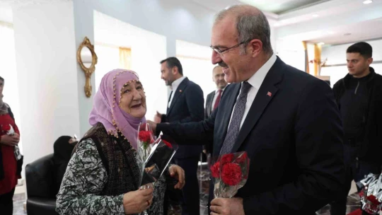 Bayramda huzurevi sakinleri unutulmadı