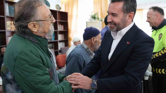 Bayramda huzurevi sakinleri unutulmadı