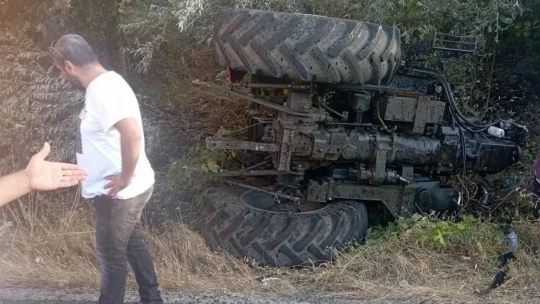 Biçerdöver ile traktör çarpıştı: 2 yaralı