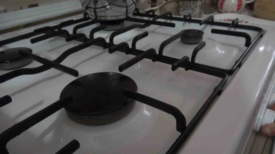 Binadaki 'hasar' karmaşası, vatandaşları doğalgazsız bıraktı