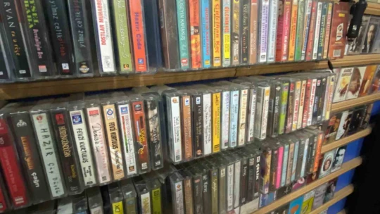 Bir zamanlar kapış kapış satılan müzik kasetlerine, koleksiyonerlerden yoğun ilgi