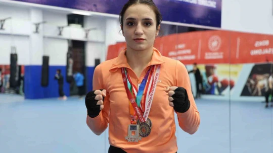 Boksta babasının desteğiyle başarıdan başarıya koşuyor