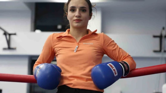 Boksta babasının desteğiyle başarıdan başarıya koşuyor