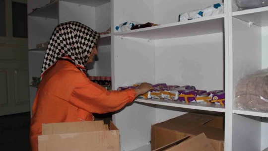 Bu dernekte bir elin verdiğini diğer el görmüyor