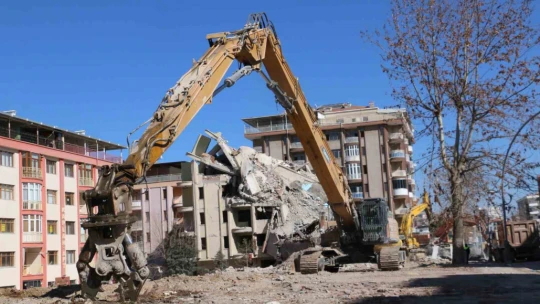 Bu maaşı duyan makas operatörlüğü için sıraya girecek: Aylık 300 bin lira