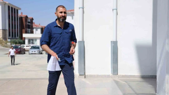 Bu okulda TYT'ye girenler 40 yaşında, geç kalanların heyecanı güldürdü
