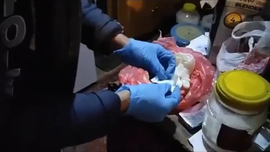 Buzdolabından uyuşturucu çıktı