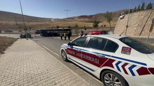 Cip ile yolcu otobüsü çarpıştı: 1'i ağır 3 yaralı