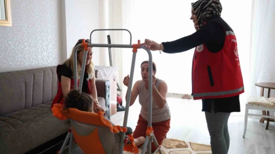 Çocukları olmayan çift, koruyucu aile modeli ile evlat hasretini dindirdi