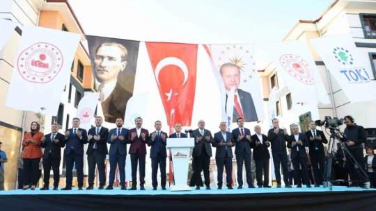 Cumhurbaşkanı Erdoğan'ın katılımıyla Elazığ'da 569 deprem konutunun kurası çekildi