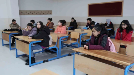 Cumhuriyetin 100. yılında yapımı tamamlanan okul, öğrencilerine kavuştu