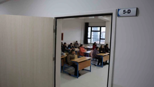 Cumhuriyetin 100. yılında yapımı tamamlanan okul, öğrencilerine kavuştu