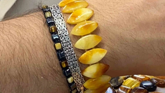 Damla kehribar kolyelere ilgi gün geçtikçe artıyor