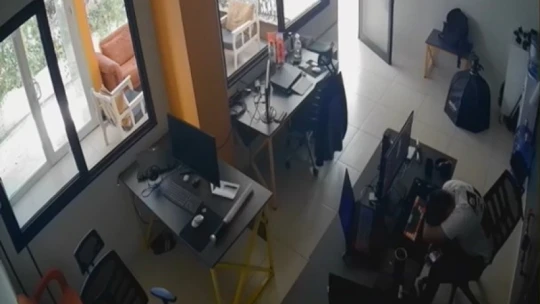 Depreme uyurken yakalandı, panik içerisinde kaçtı