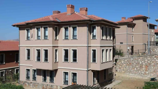 Depremin merkez üssü o ilçe, TOKİ eliyle yenilendi