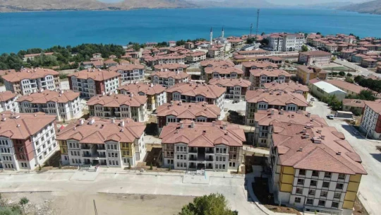 Depremin merkez üssü o ilçe, TOKİ eliyle yenilendi