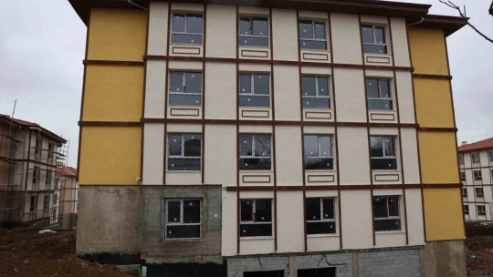Depremin merkez üssünde dönüşüm sürüyor, 404 konutun kaba inşası bitti