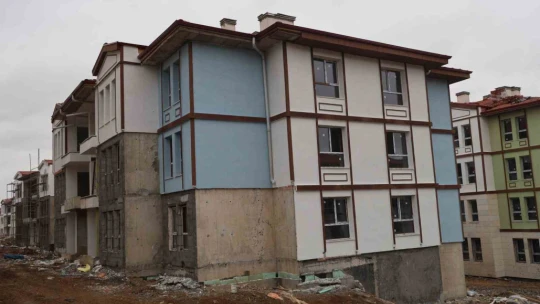 Depremin merkez üssünde dönüşüm sürüyor, 404 konutun kaba inşası bitti