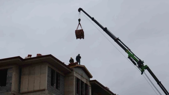 Depremin merkez üssünde dönüşüm sürüyor, 404 konutun kaba inşası bitti